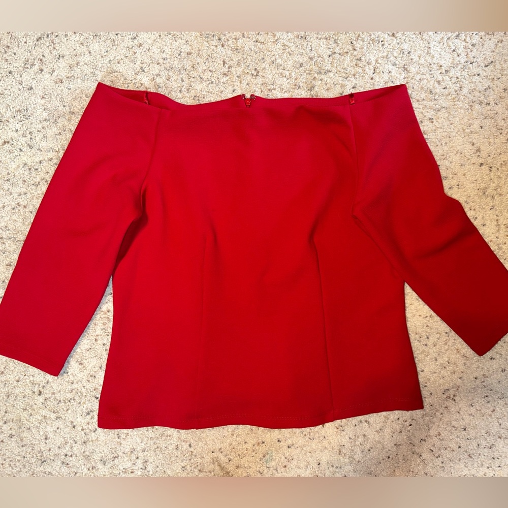 Red quarter sleeve blouse
